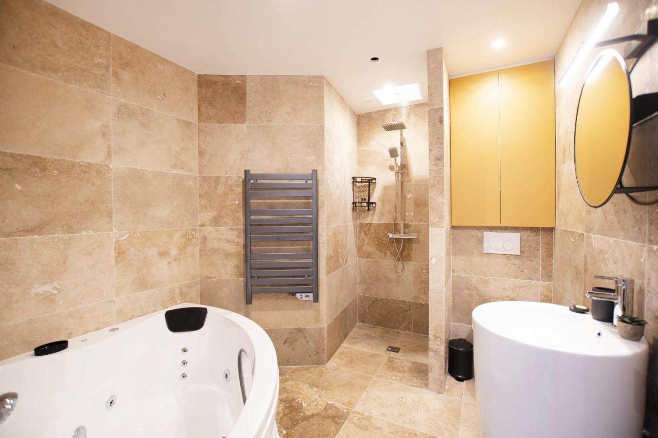 Guestready - Studio With Jacuzzi In The 10 Th Apartamento París Exterior foto