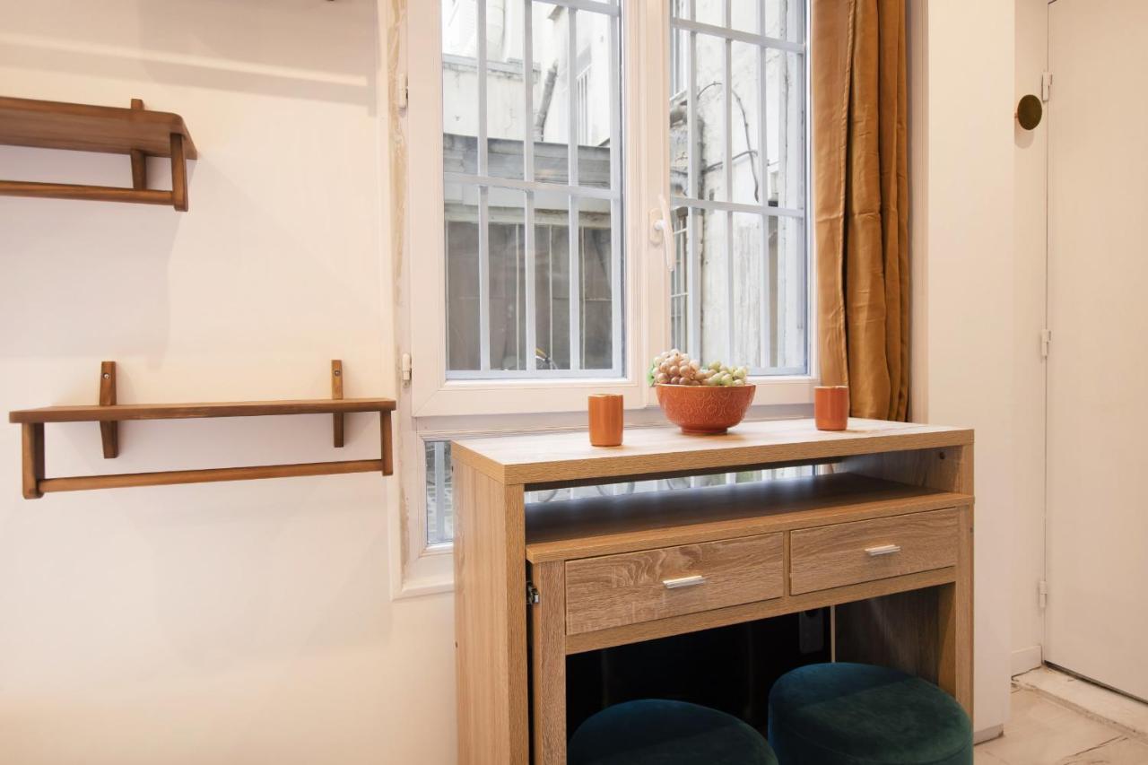 Guestready - Studio With Jacuzzi In The 10 Th Apartamento París Exterior foto
