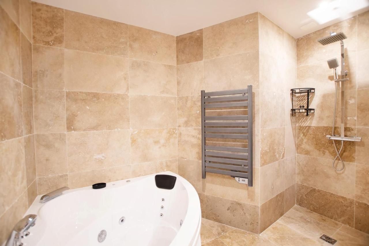 Guestready - Studio With Jacuzzi In The 10 Th Apartamento París Exterior foto