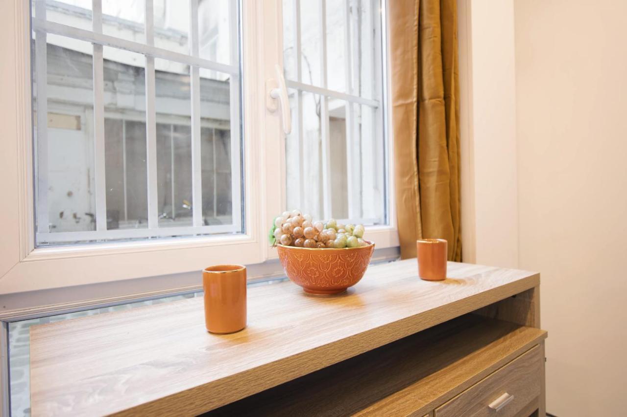 Guestready - Studio With Jacuzzi In The 10 Th Apartamento París Exterior foto